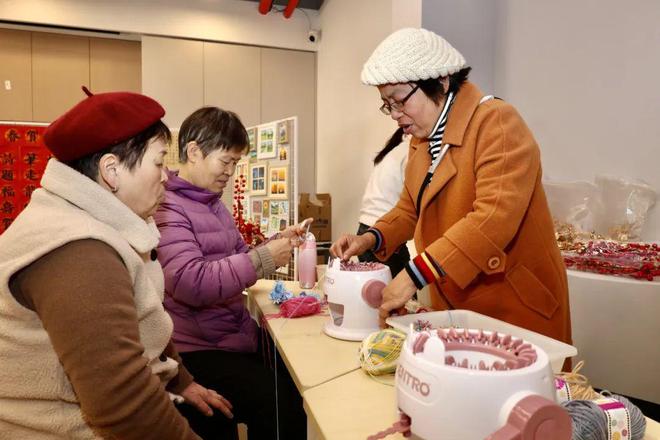 的爱心公益集市红红火火年味十足K8成为马竞重要合作伙伴居民(图4)